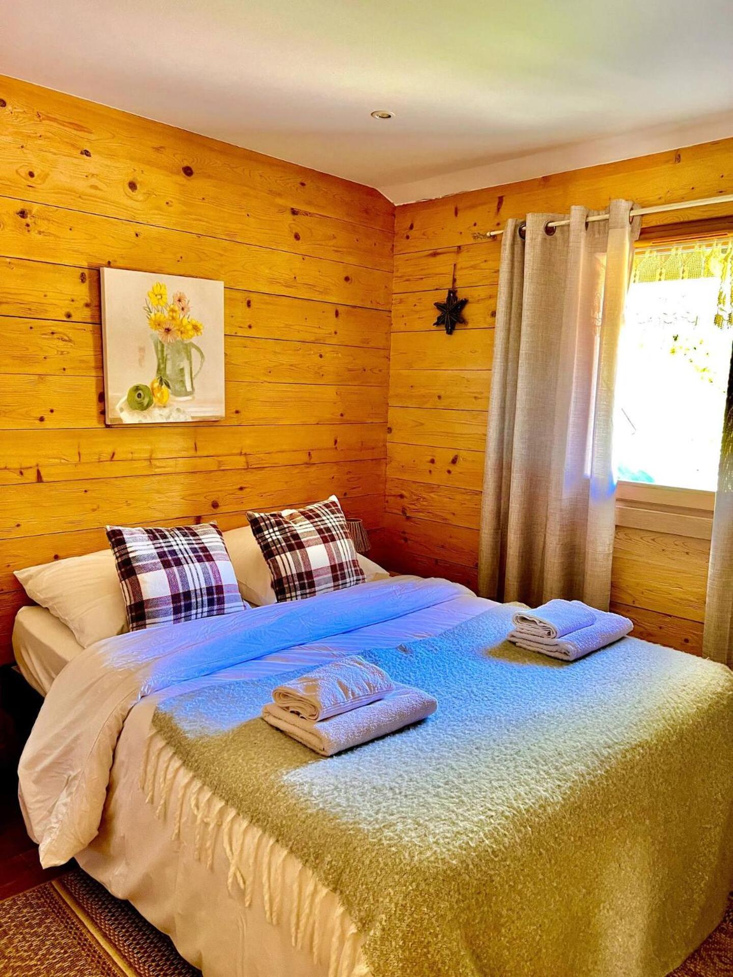 Charming Family Chalet For 8 People, With Private Hot Tub Les Clefs Exterior photo